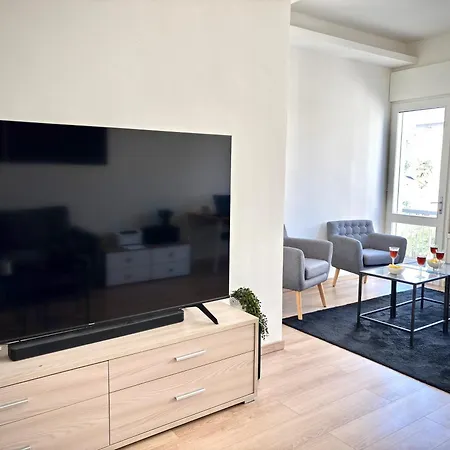 Lägenhet Modern Appartament In